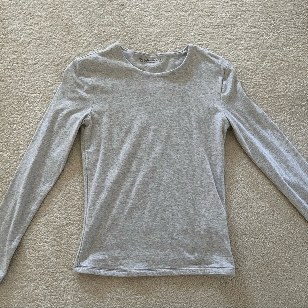 abercrombie long sleeve tuckable crew top